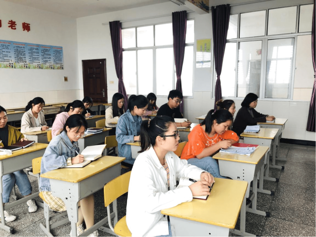 最新电影80s，变化中的学习，自信与成就的力量