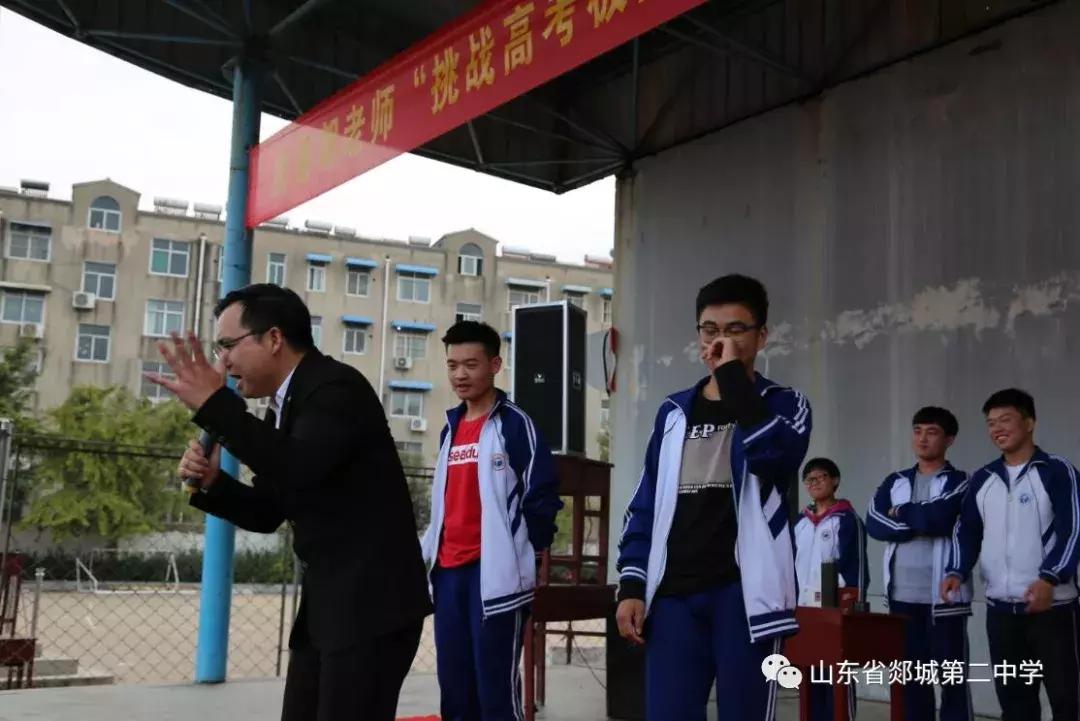 手Q最新版，励志成长故事，引领你走向自信与成就之路