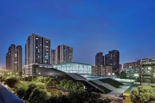 成都万锦城最新动态，城市变迁中的学习与发展，自信与成就感的源泉