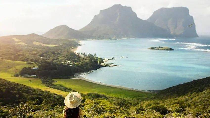 世界经济最新动态与心灵之旅，自然美景中的平和与宁静探寻